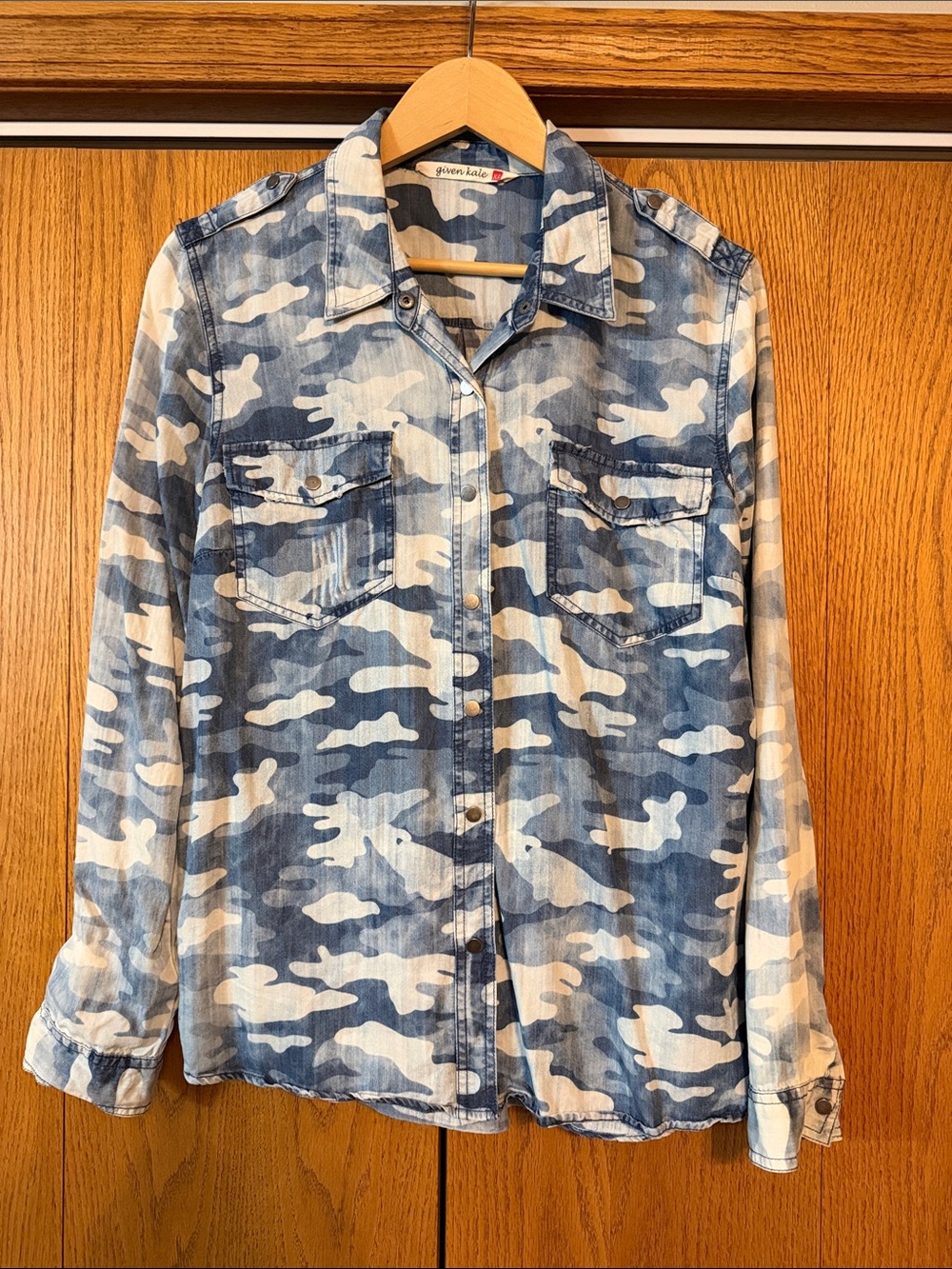 Women’s Blue/White Camo Denim Shirt, snap closure